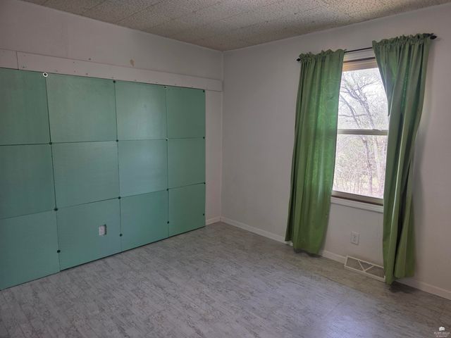 230 S Garfield Street, Enterprise, KS 67441