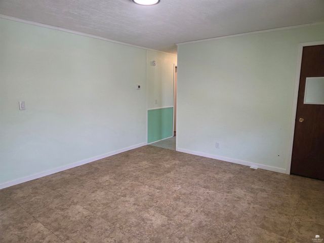 230 S Garfield Street, Enterprise, KS 67441