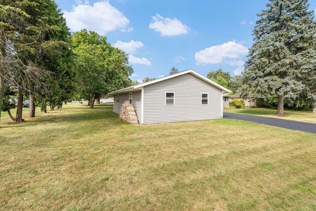 3100 Omro Road, Oshkosh, WI 54904