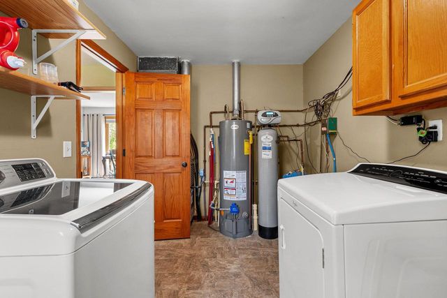 3100 Omro Road, Oshkosh, WI 54904