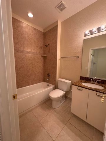 40 SE Sedona Circle 203, Stuart, FL 34994