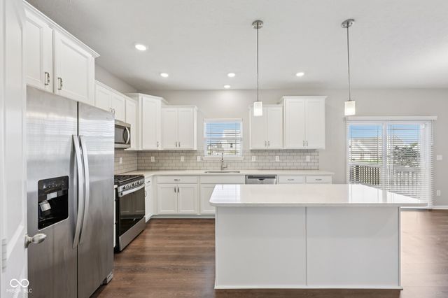 1634 Pelham Drive, Greenwood, IN 46143