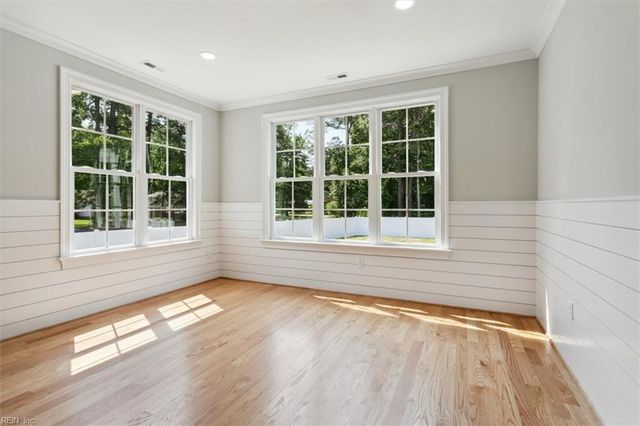 405 Octavia DR, Yorktown, VA 23693