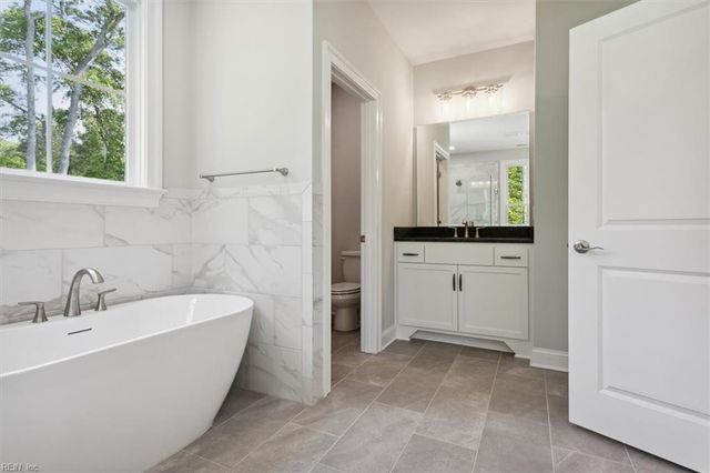 405 Octavia DR, Yorktown, VA 23693