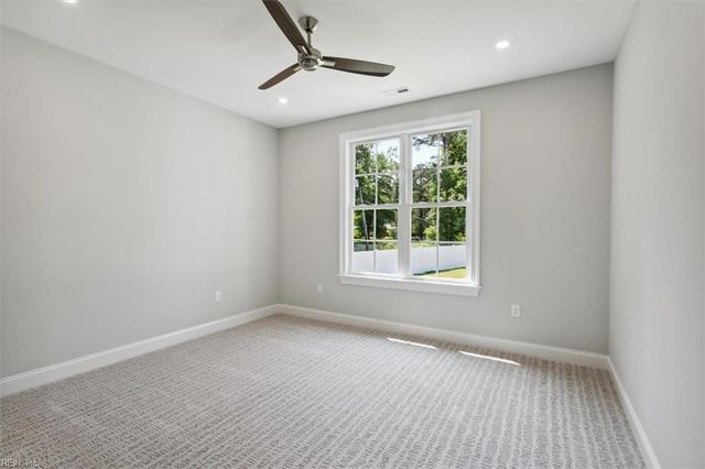 405 Octavia DR, Yorktown, VA 23693