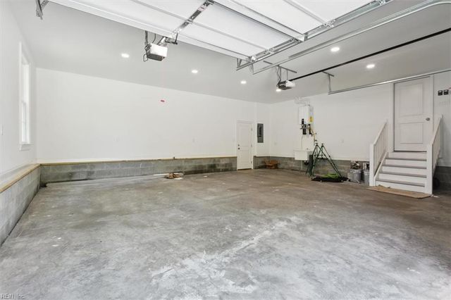 405 Octavia DR, Yorktown, VA 23693