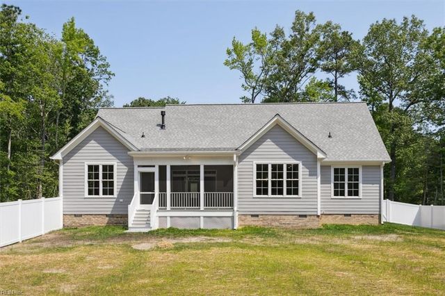 405 Octavia DR, Yorktown, VA 23693