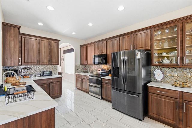 18441 NEW LONDON AVENUE, Land O Lakes, FL 34638