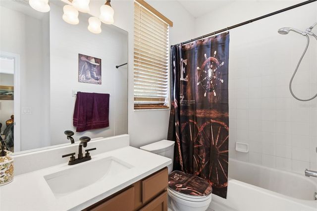 18441 NEW LONDON AVENUE, Land O Lakes, FL 34638