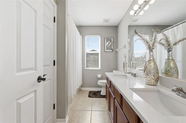 18441 NEW LONDON AVENUE, Land O Lakes, FL 34638