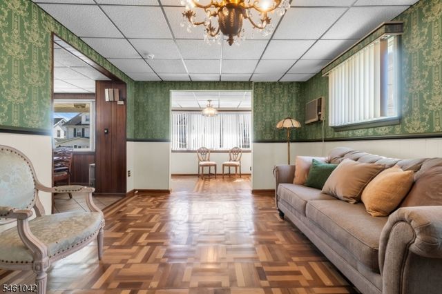 246 E 8Th St, Clifton City, NJ 07011