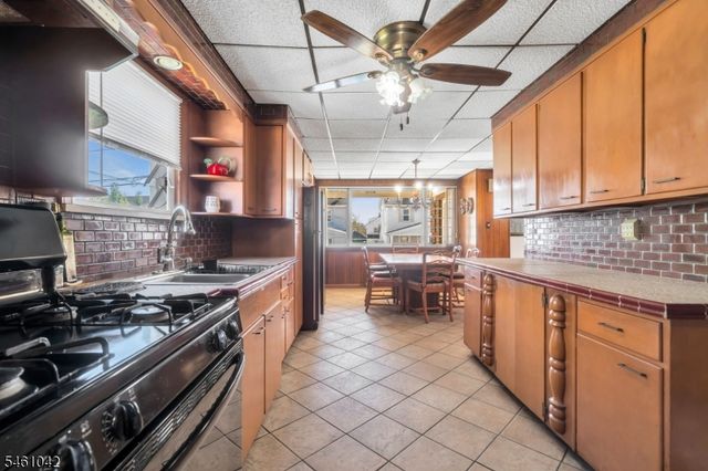 246 E 8Th St, Clifton City, NJ 07011