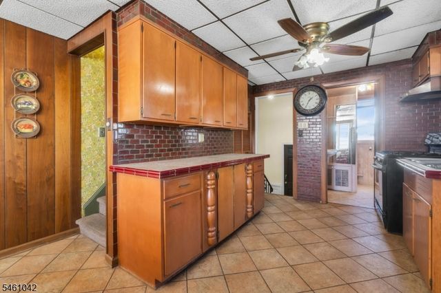 246 E 8Th St, Clifton City, NJ 07011