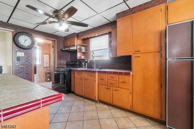 246 E 8Th St, Clifton City, NJ 07011