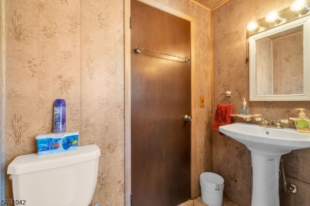 246 E 8Th St, Clifton City, NJ 07011