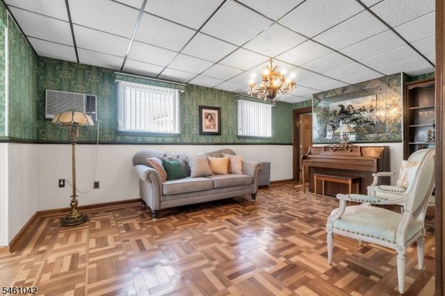 246 E 8Th St, Clifton City, NJ 07011