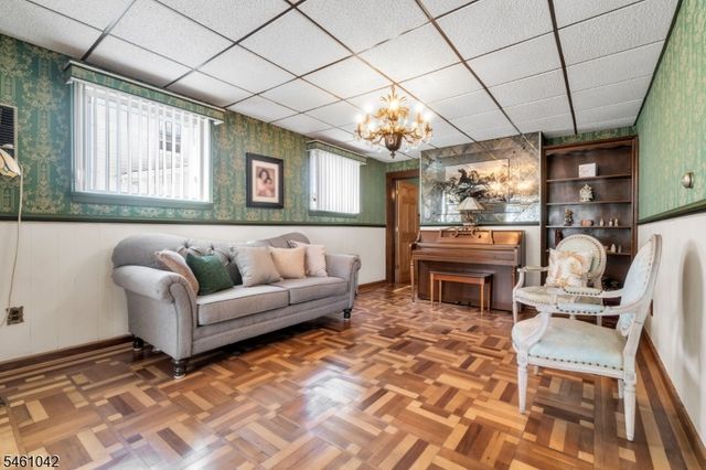 246 E 8Th St, Clifton City, NJ 07011