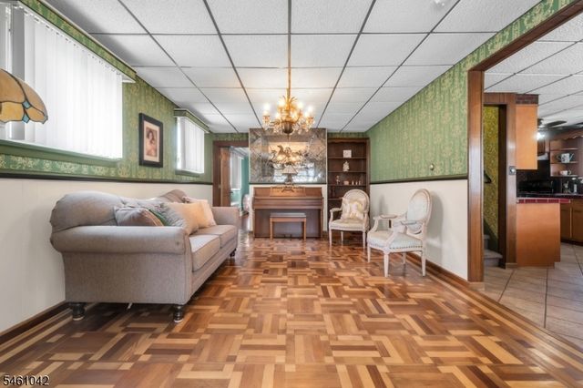 246 E 8Th St, Clifton City, NJ 07011