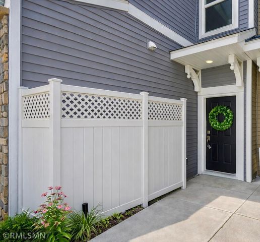 9669 4th Street Lane N, Lake Elmo, MN 55042
