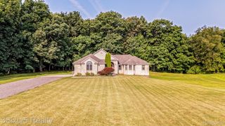 597 Country Meadows Trail, Brandon Charter Township, MI 48462