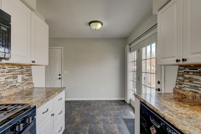 17 WINDSOR Avenue, Council Bluffs, IA 51503