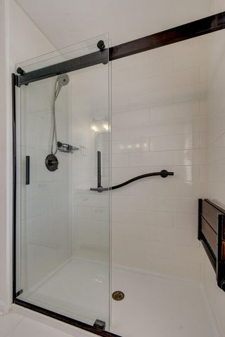 17 WINDSOR Avenue, Council Bluffs, IA 51503