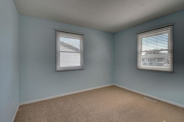 17 WINDSOR Avenue, Council Bluffs, IA 51503