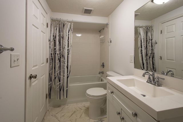 17 WINDSOR Avenue, Council Bluffs, IA 51503