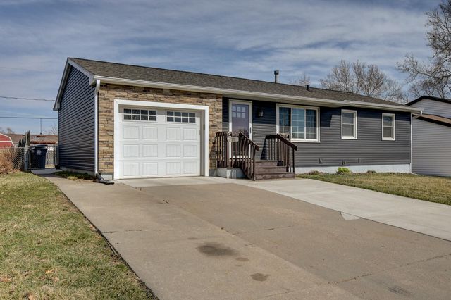 17 WINDSOR Avenue, Council Bluffs, IA 51503