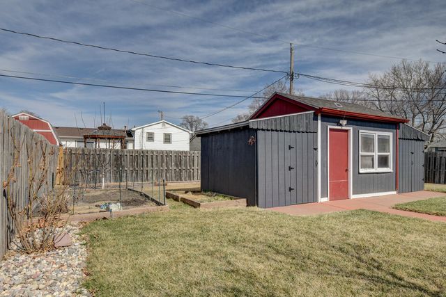 17 WINDSOR Avenue, Council Bluffs, IA 51503