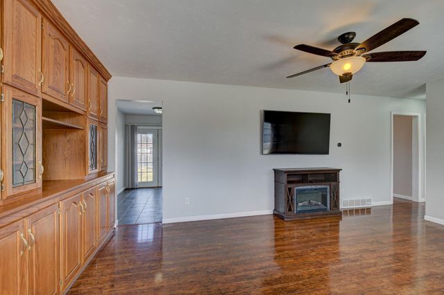 17 WINDSOR Avenue, Council Bluffs, IA 51503