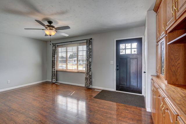 17 WINDSOR Avenue, Council Bluffs, IA 51503