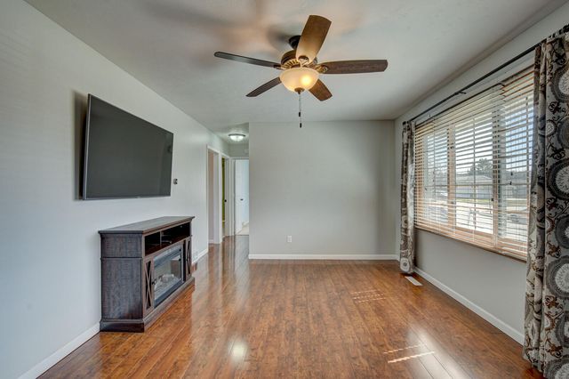 17 WINDSOR Avenue, Council Bluffs, IA 51503