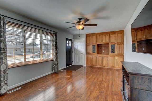 17 WINDSOR Avenue, Council Bluffs, IA 51503