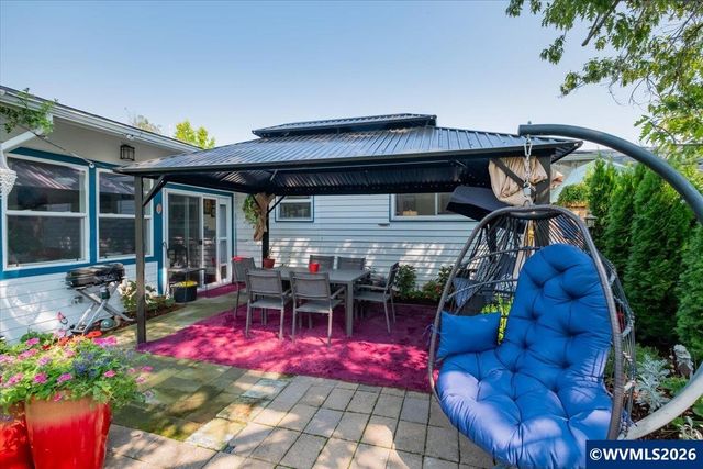 1424 Rainier Rd, Woodburn, OR 97071