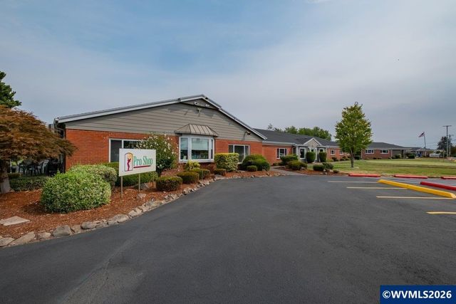 1424 Rainier Rd, Woodburn, OR 97071