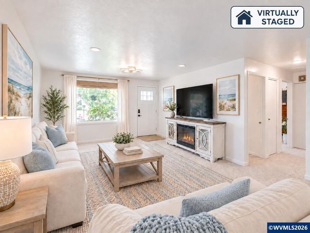 1424 Rainier Rd, Woodburn, OR 97071