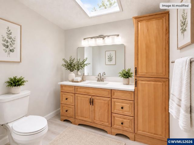 1424 Rainier Rd, Woodburn, OR 97071