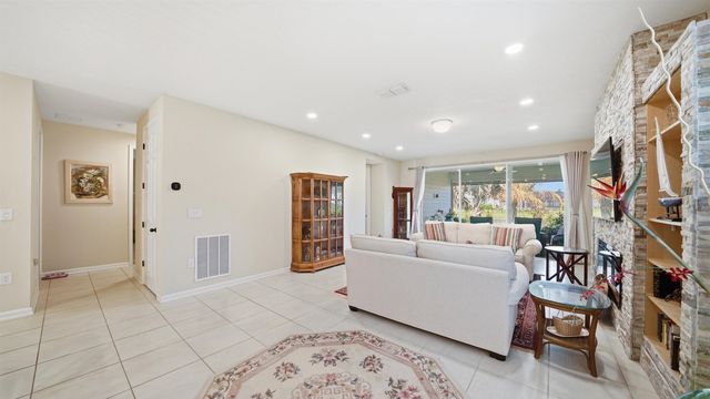 374 Convex Ln, St Augustine, FL 32095