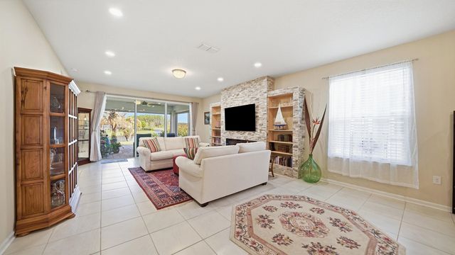 374 Convex Ln, St Augustine, FL 32095