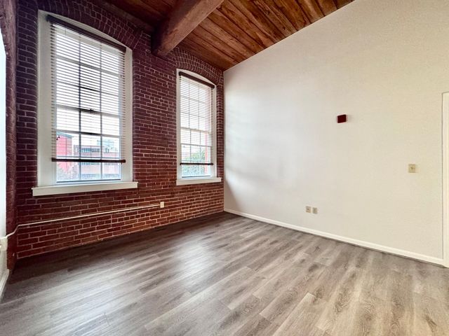 4 Bishop Street 113, Framingham, MA 01702