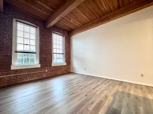 4 Bishop Street 113, Framingham, MA 01702