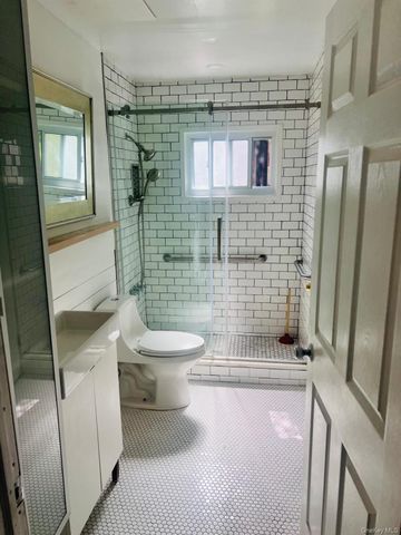 2540 Far Rockaway Boulevard 1, Far Rockaway, NY 11691