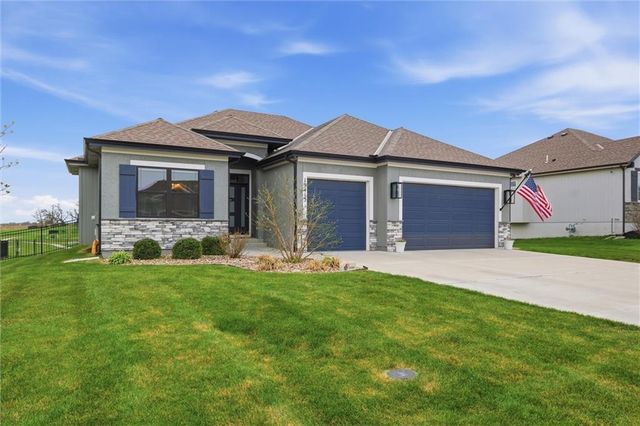 19415 W 201st Terrace, Spring Hill, KS 66083
