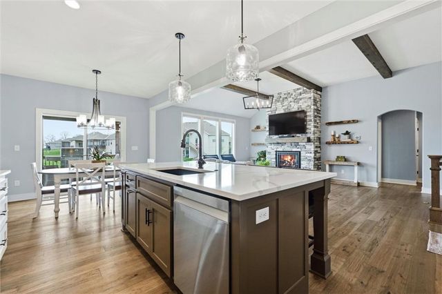 19415 W 201st Terrace, Spring Hill, KS 66083