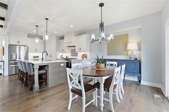 19415 W 201st Terrace, Spring Hill, KS 66083