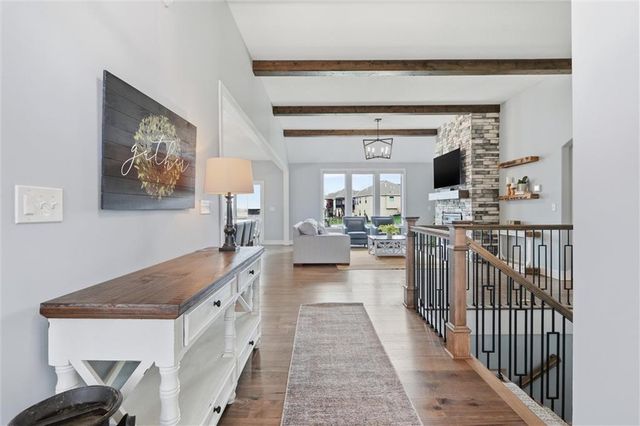 19415 W 201st Terrace, Spring Hill, KS 66083
