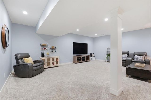 19415 W 201st Terrace, Spring Hill, KS 66083