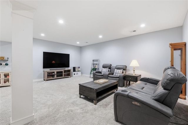 19415 W 201st Terrace, Spring Hill, KS 66083