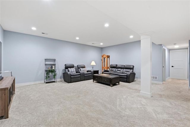 19415 W 201st Terrace, Spring Hill, KS 66083